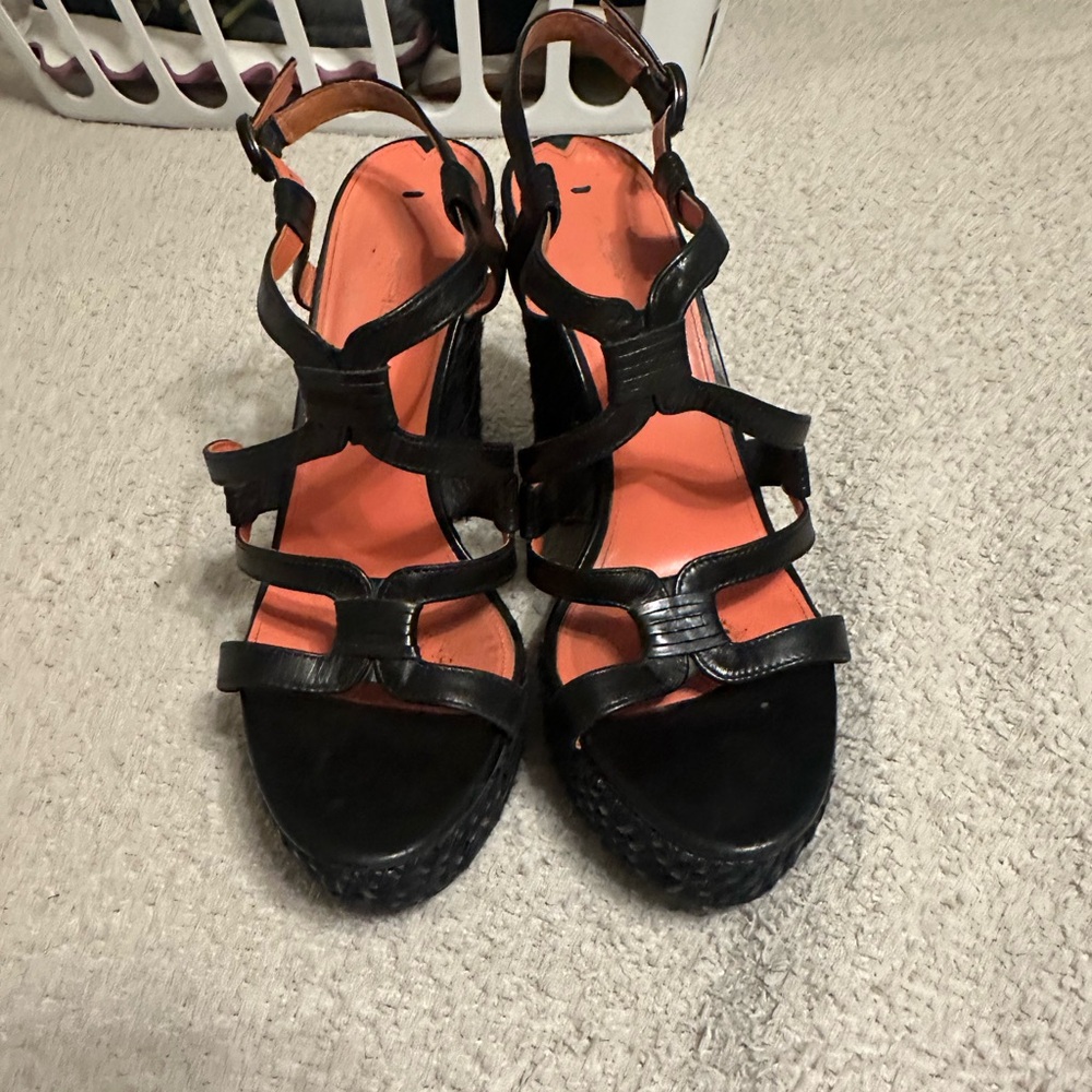 Via Spiga Black Platform Sandals with Strappy Design